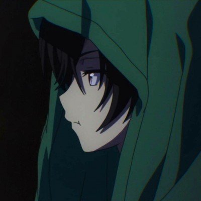 女子将带有火星的垃圾倒入垃圾桶